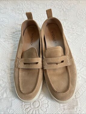 Vionics tan suede lovers size 8